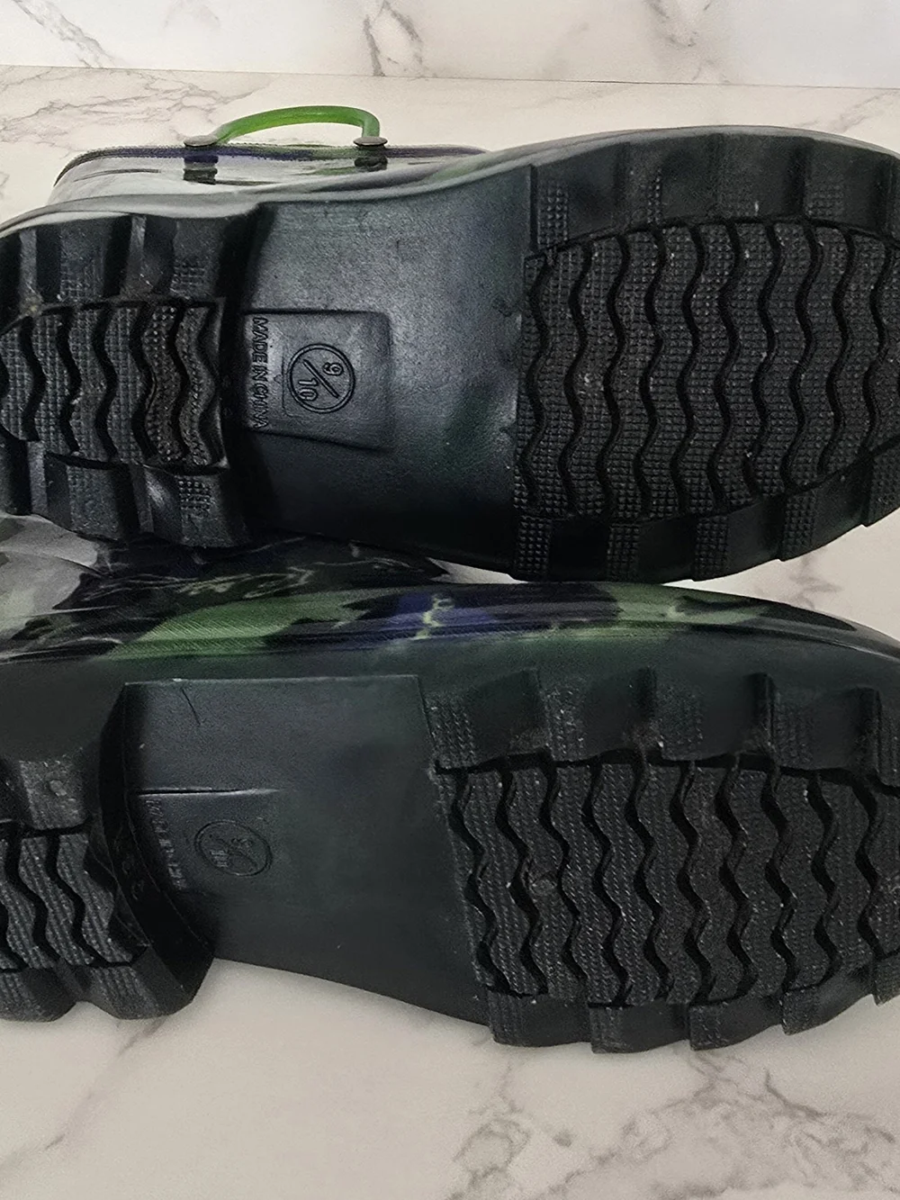 Members Mark Kids Light-Up Dinosaur Rain Boots with Pull Handles - Size 9/10